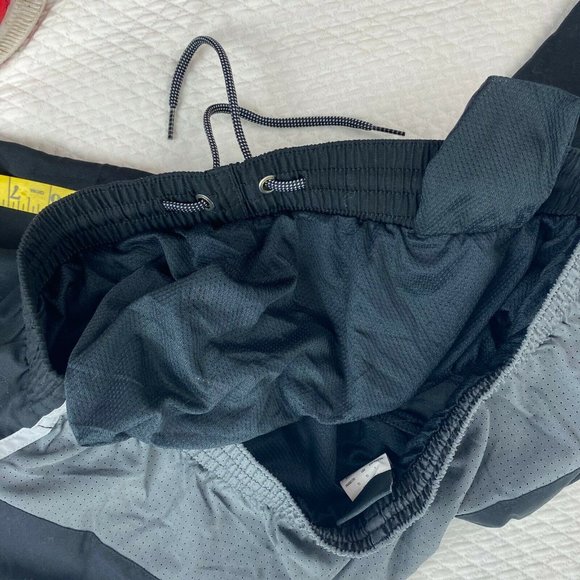 NWT Nike Diverge Volley Swim Shorts Black L - Picture 6 of 10